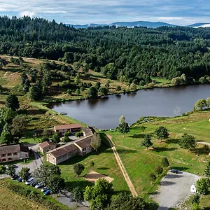 domaine-de-la-plagnette.hotels-rhonealpes.com/