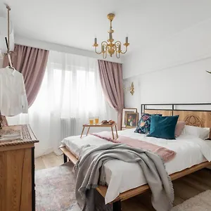 Eclectic 3 Bedroom Calea Victoriei Apartament
