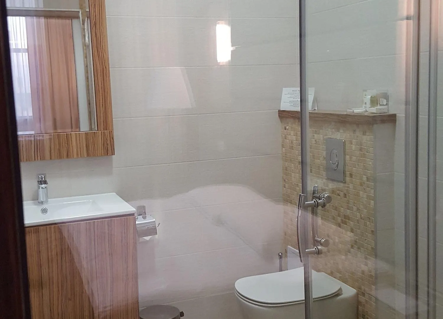Hotel Tecadra Bucharest 4*,