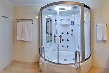 Hotel Tecadra Bucharest 4*,